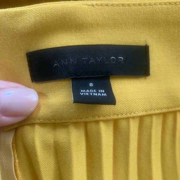 Ann Taylor Belted Pleated Midi Skirt Yellow Size 8 NWOT Spring Easter Workwear - Picture 6 of 7
